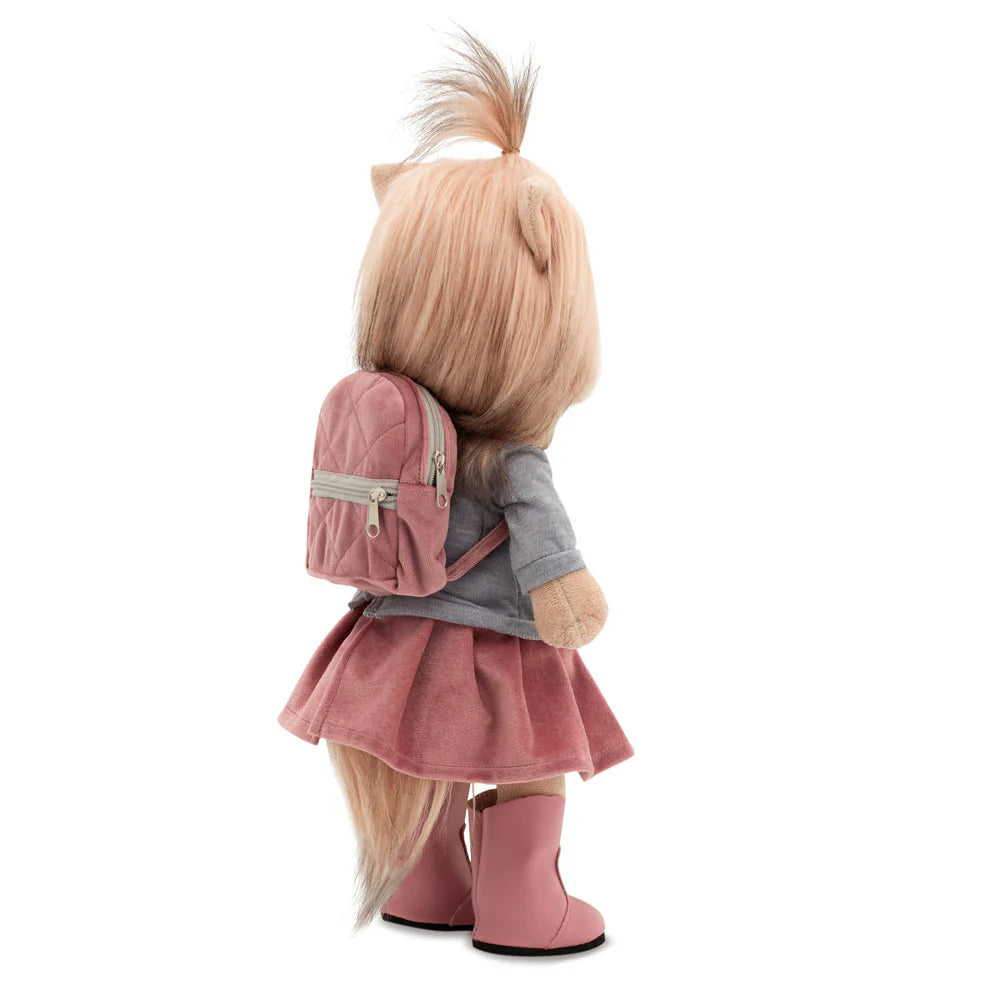 Soft toy Lucky YoYo in urban outfit
